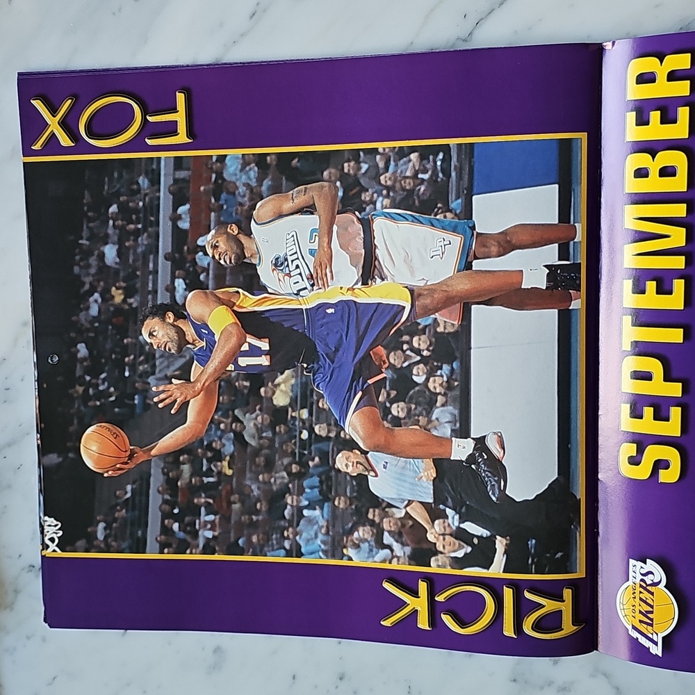 🏀HP🏀LA Lakers 2002 Kobe Cover Team Calendar - Picture 11 of 15